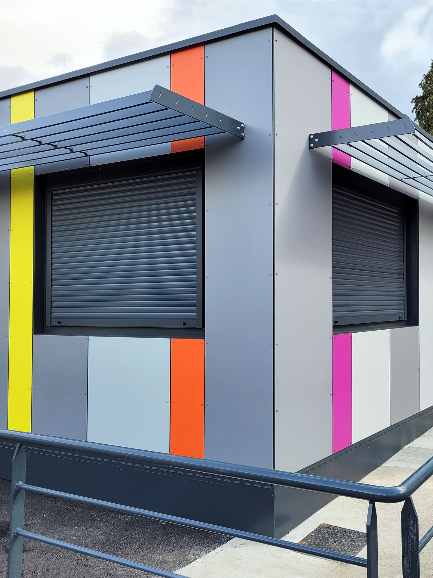 Bardage composite multicolore pour bâtiments modulaires SITI EUROPE